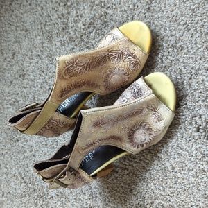 Roper Western Leather Heeled Sandals 7